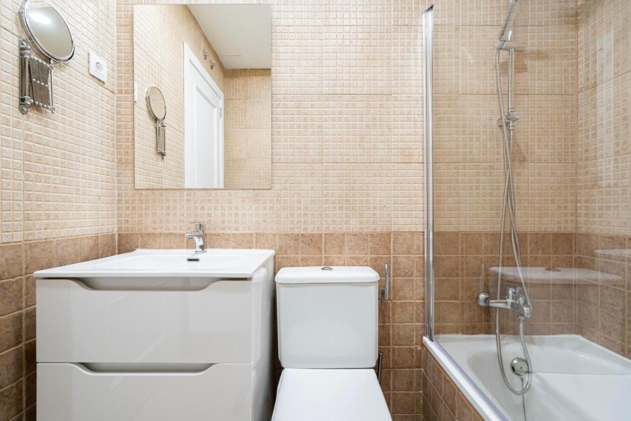 For You Rentals Elegante Y Bonito Apartamento Temporal En El Corazon De Madrid Inf1C Exterior photo