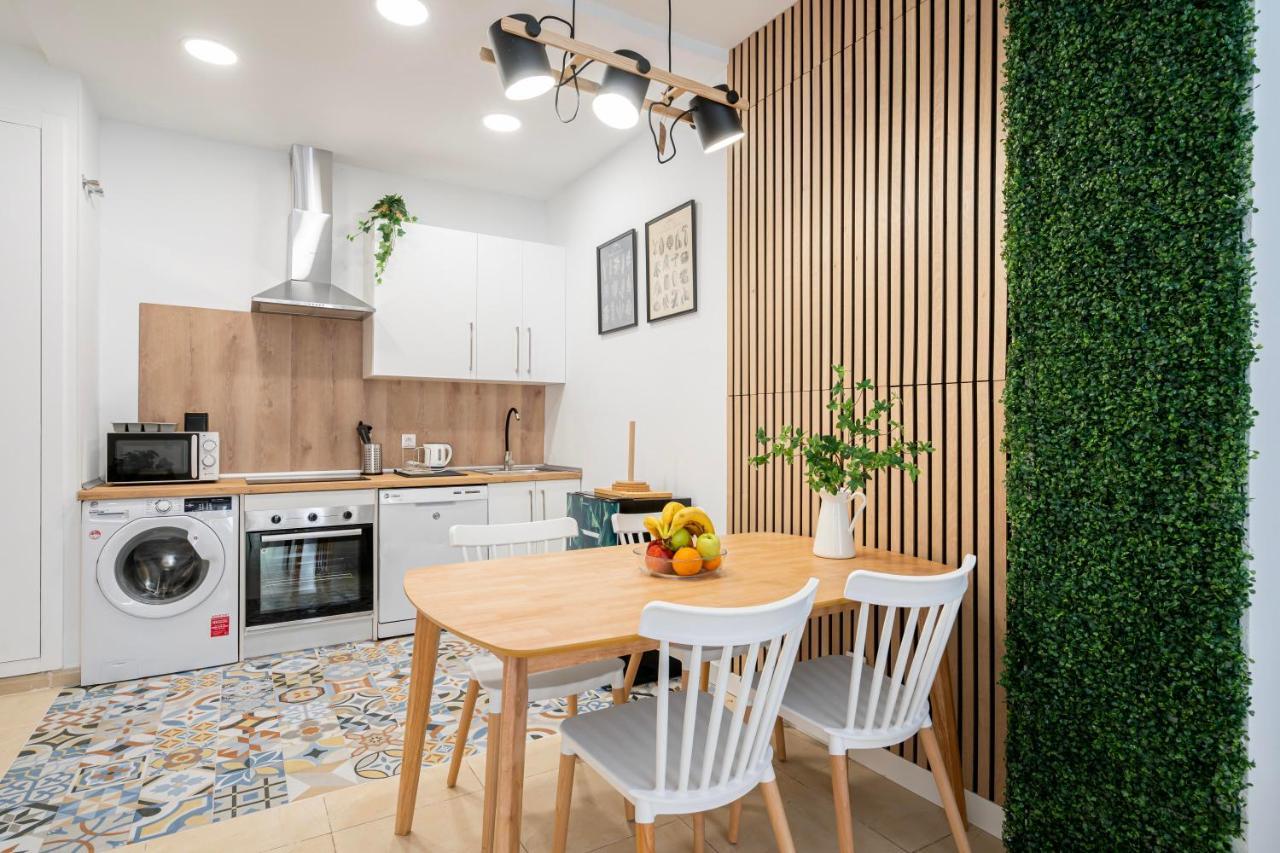 For You Rentals Elegante Y Bonito Apartamento Temporal En El Corazon De Madrid Inf1C Exterior photo